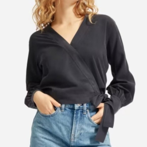 Everlane Tops - Everlane The Washable Silk Wrap Top Black LS Sz 00